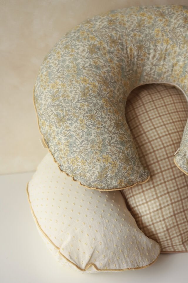 Ninova Çiçekli Emzirme Yastığı