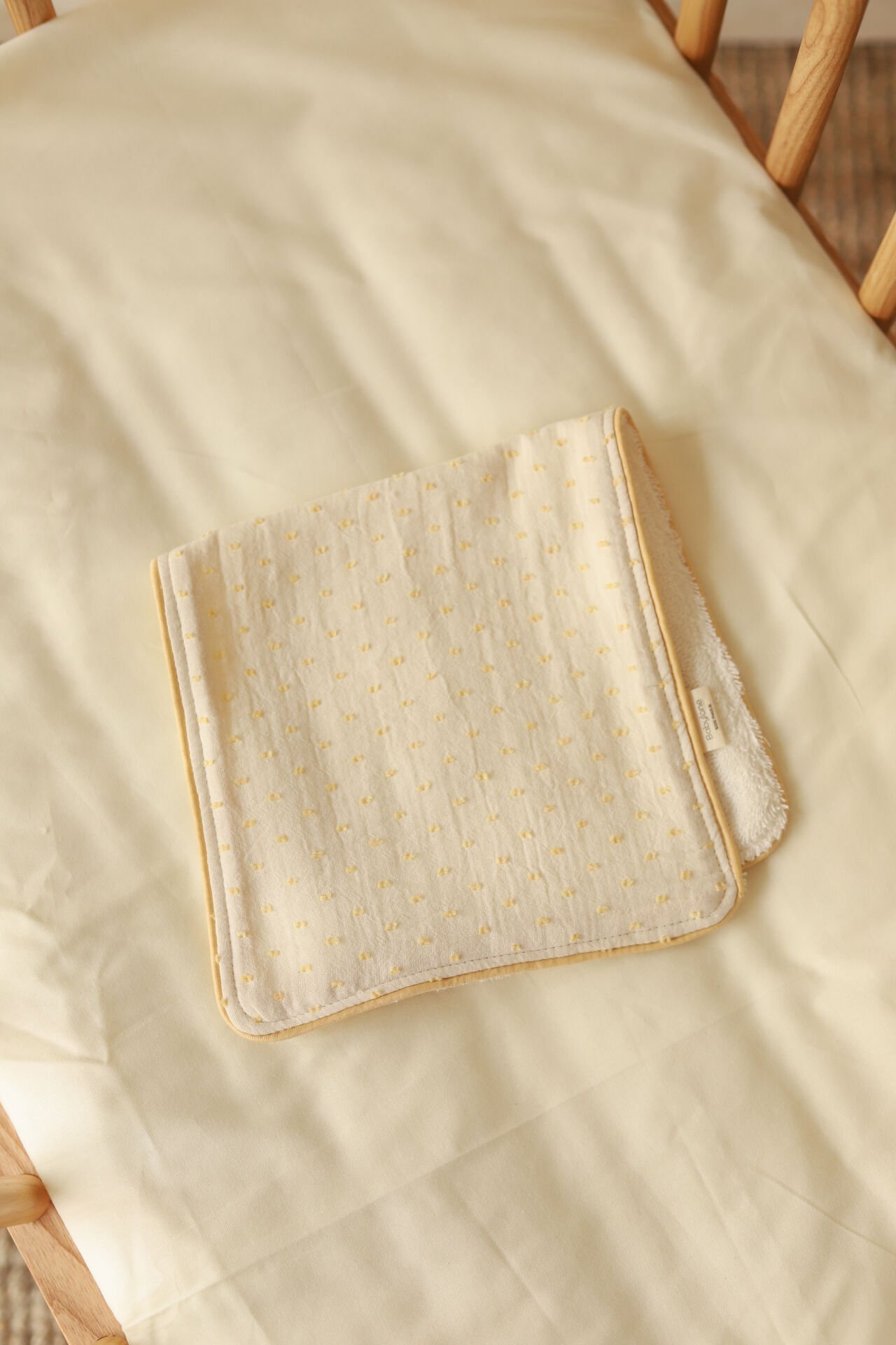 Petit Yellow Omuz Örtüsü