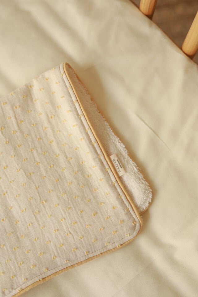 Petit Yellow Omuz Örtüsü