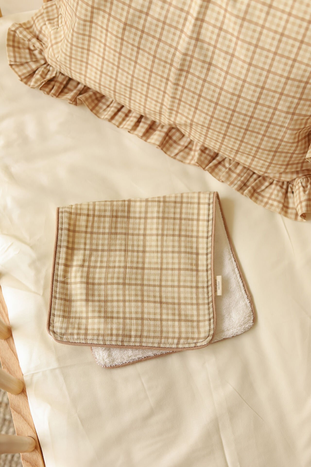 Ninova Kareli Omuz Örtüsü